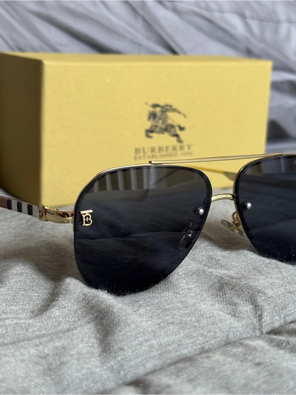 Burberry Men’s Black and Gold Aviator Sunglasses